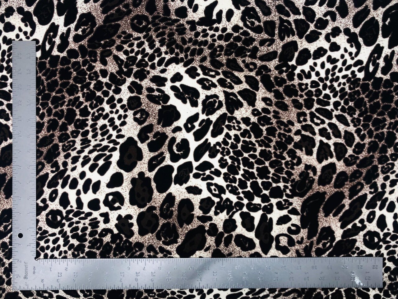 1 Yard Bold Liverpool Knit Animal Print Fabric for Apparel, Décor, and Craft Projects Width 58-60 Inches